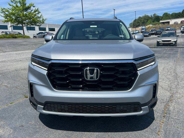 new 2025 Honda Pilot car, priced at $48,895