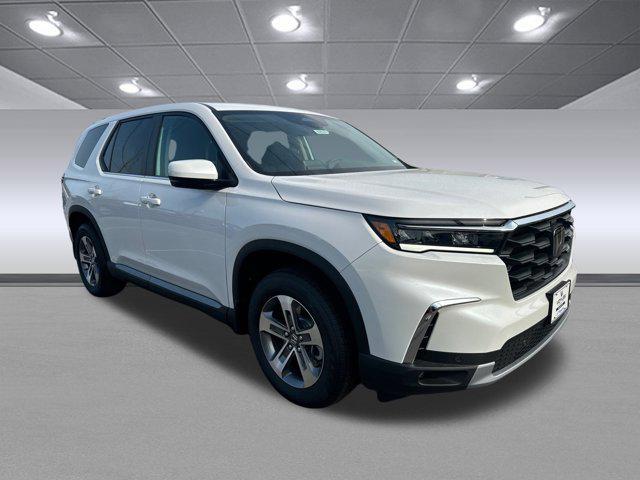 new 2025 Honda Pilot car, priced at $48,235