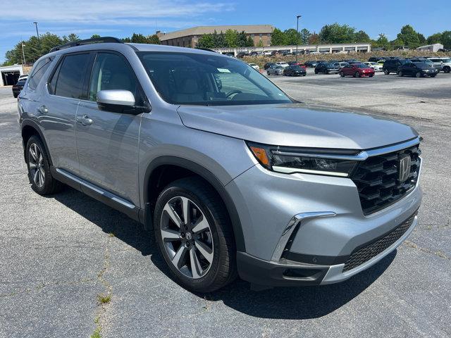 new 2025 Honda Pilot car, priced at $48,895