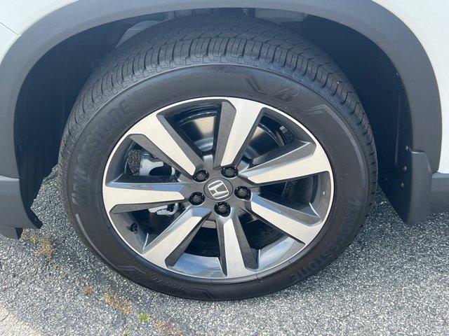 new 2025 Honda Pilot car, priced at $52,235