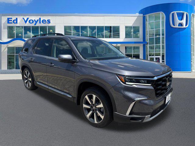 new 2025 Honda Pilot car, priced at $54,575