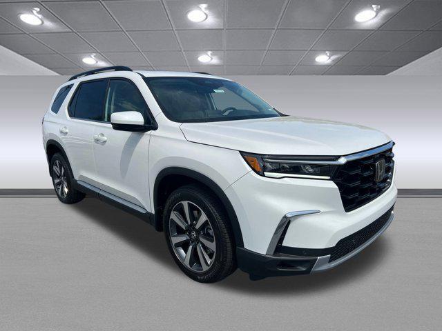 new 2025 Honda Pilot car, priced at $51,450