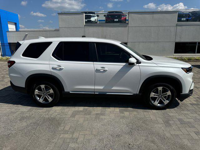 new 2025 Honda Pilot car, priced at $45,450