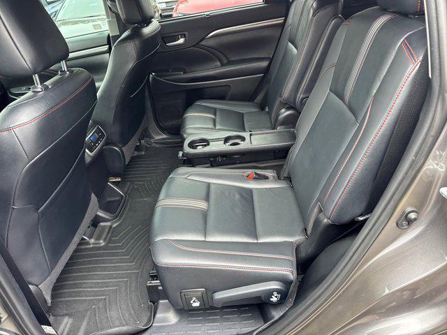 used 2019 Toyota Highlander car, priced at $26,991