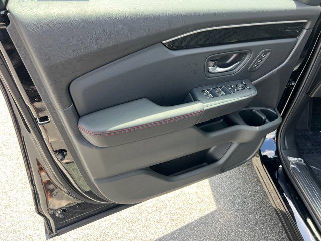 new 2025 Honda Pilot car, priced at $56,075