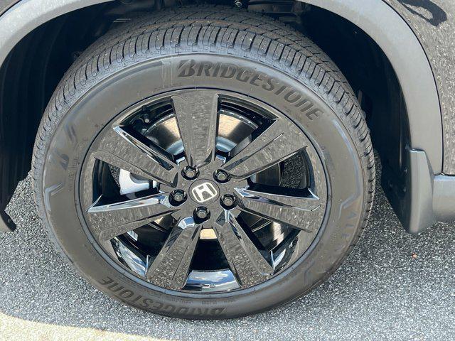 new 2025 Honda Pilot car, priced at $56,075