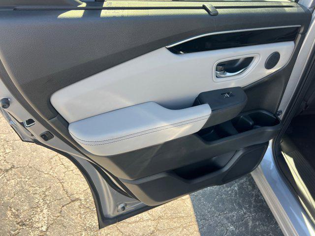 new 2025 Honda Pilot car, priced at $44,995