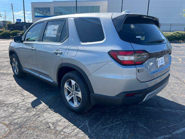 new 2025 Honda Pilot car, priced at $44,995