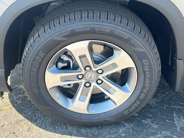 new 2025 Honda Pilot car, priced at $44,995