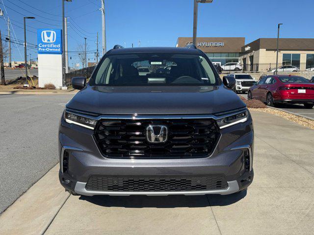 new 2025 Honda Pilot car, priced at $50,795