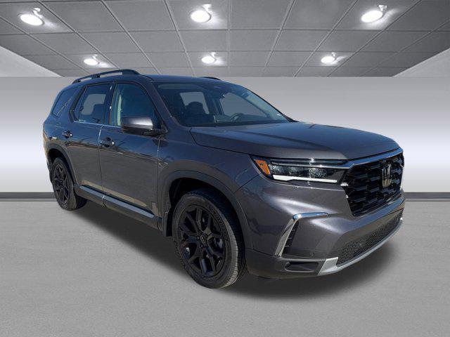 new 2025 Honda Pilot car, priced at $50,795