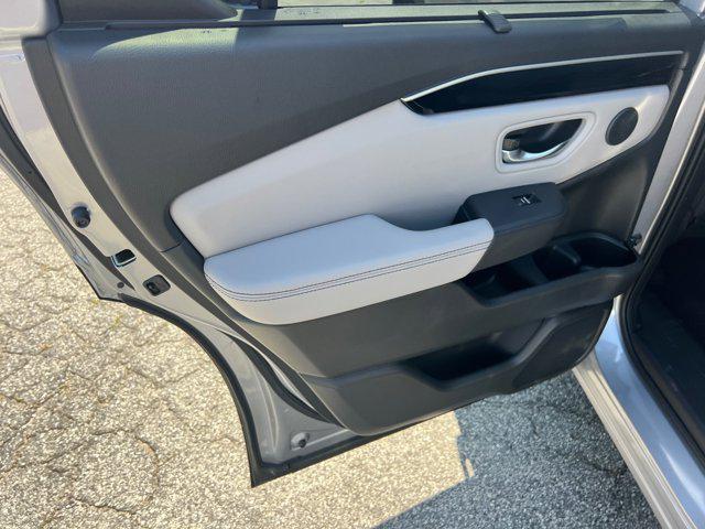 new 2025 Honda Pilot car, priced at $48,950