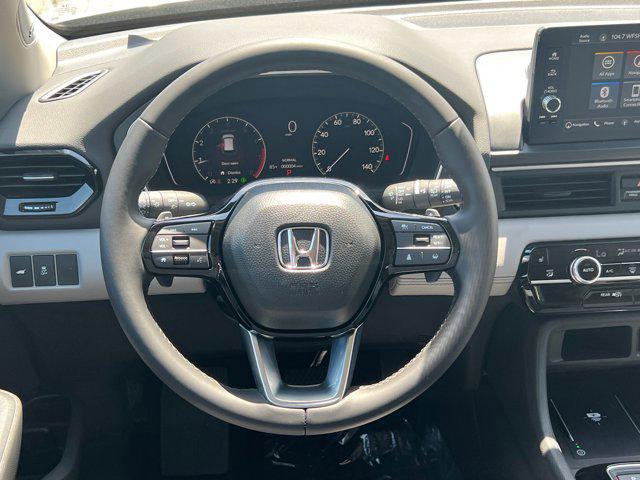 new 2025 Honda Pilot car, priced at $48,950