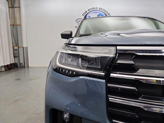 new 2025 Ford Explorer car, priced at $48,700