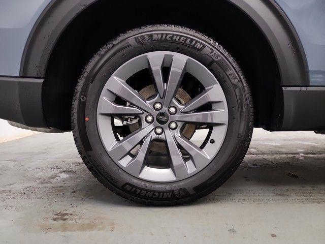 new 2025 Ford Explorer car, priced at $48,700