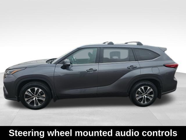 used 2021 Toyota Highlander car, priced at $27,999