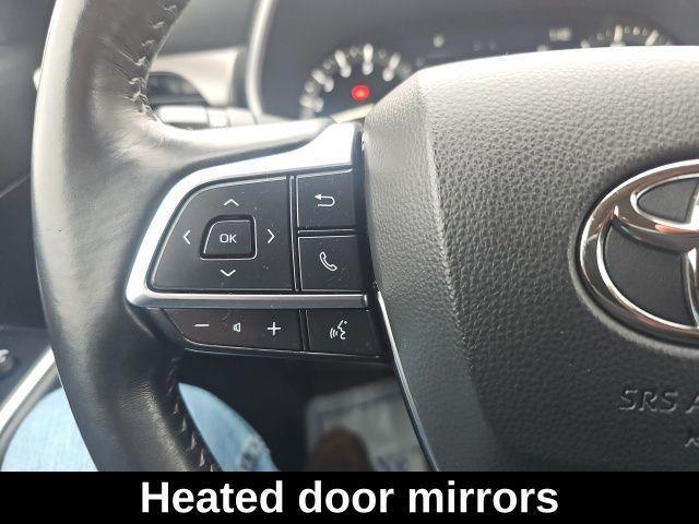 used 2021 Toyota Highlander car, priced at $27,999