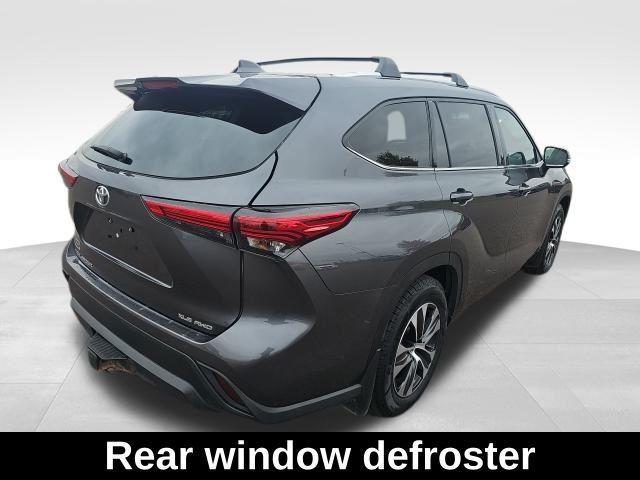 used 2021 Toyota Highlander car, priced at $27,999