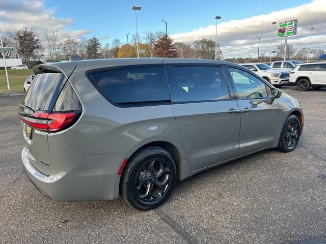 used 2022 Chrysler Pacifica Hybrid car, priced at $27,599