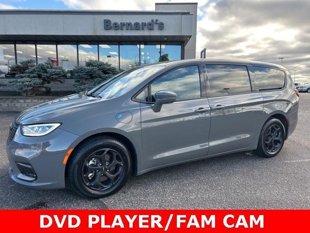 used 2022 Chrysler Pacifica Hybrid car, priced at $27,999