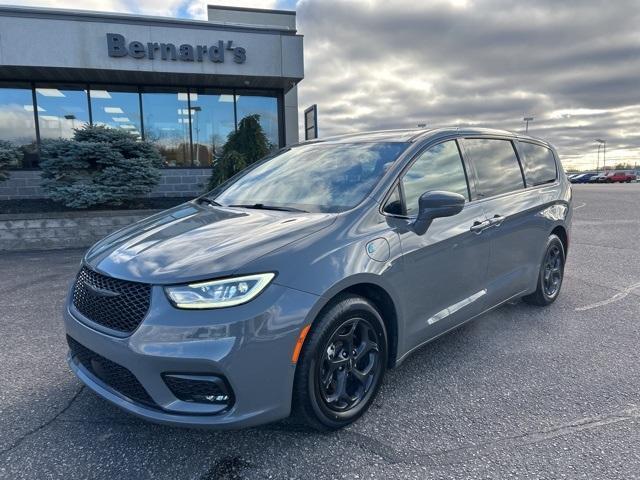 used 2022 Chrysler Pacifica Hybrid car, priced at $27,599