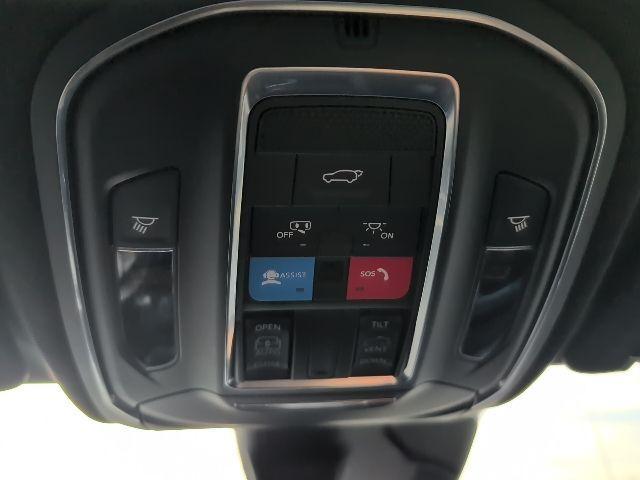 new 2025 Jeep Grand Cherokee car, priced at $43,888