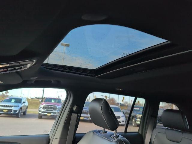 new 2025 Jeep Grand Cherokee car, priced at $43,888