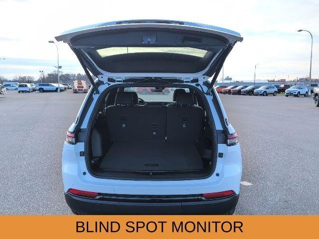 new 2025 Jeep Grand Cherokee car, priced at $43,888