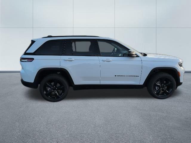 new 2025 Jeep Grand Cherokee car, priced at $43,888