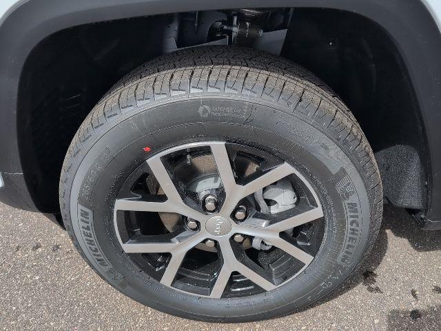 new 2025 Jeep Grand Cherokee car, priced at $43,488