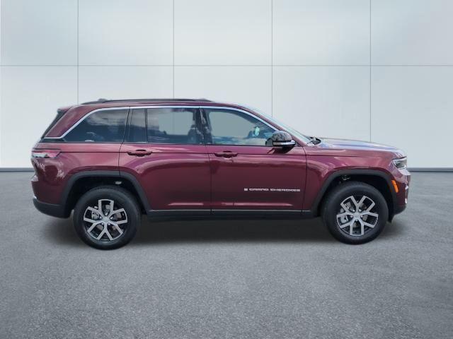 new 2025 Jeep Grand Cherokee car, priced at $45,738