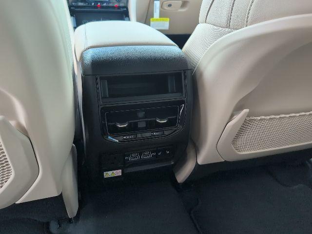 new 2025 Jeep Grand Cherokee car, priced at $45,738