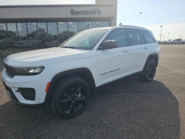 used 2023 Jeep Grand Cherokee car, priced at $33,999