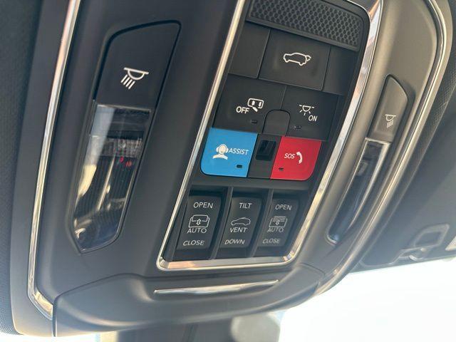 new 2025 Jeep Grand Cherokee car, priced at $48,888