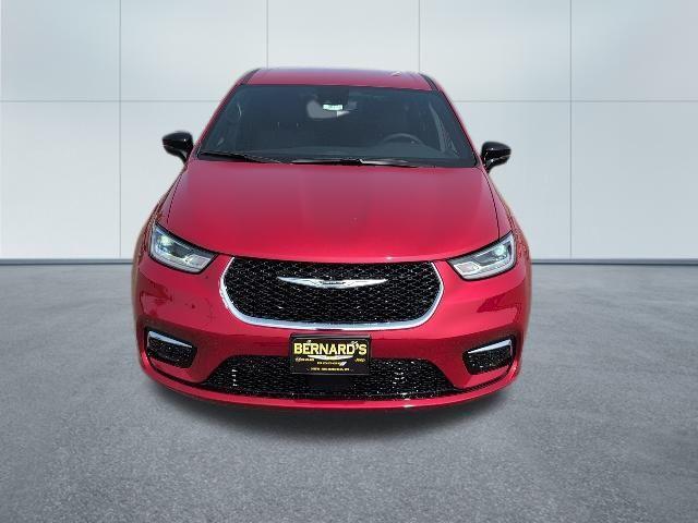 new 2026 Chrysler Pacifica car, priced at $39,988