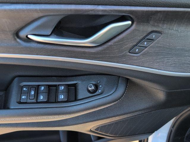 new 2025 Jeep Grand Cherokee car, priced at $45,888