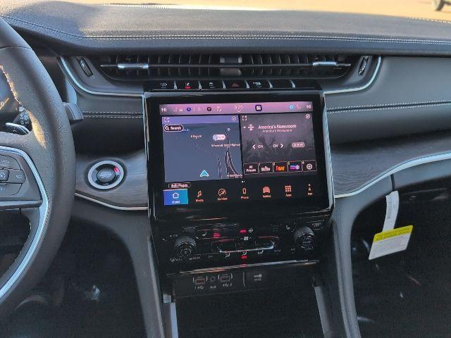 new 2025 Jeep Grand Cherokee car, priced at $45,888