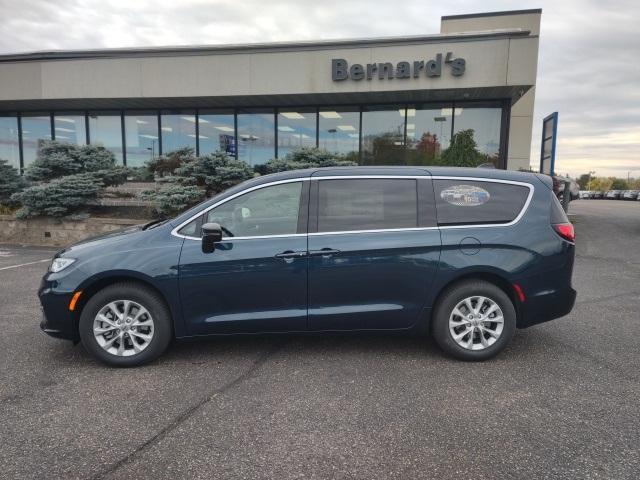 new 2025 Chrysler Pacifica car, priced at $45,488