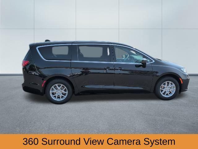 new 2026 Chrysler Pacifica car, priced at $40,688