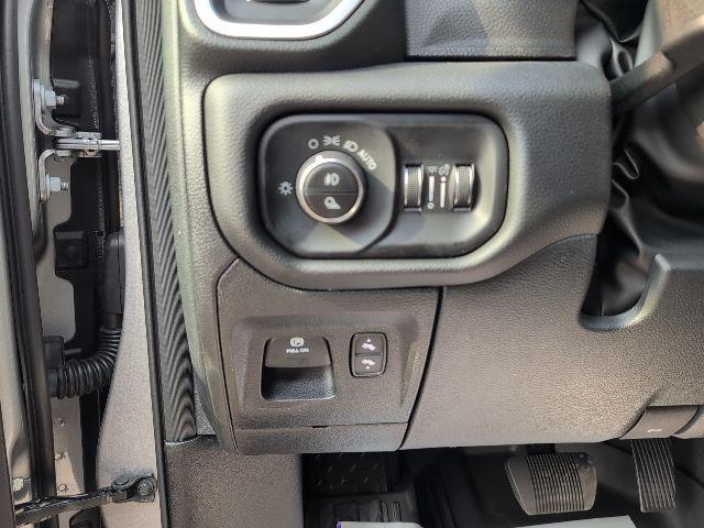 new 2025 Ram 1500 car, priced at $52,538