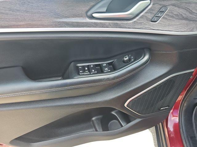 used 2022 Jeep Grand Cherokee car, priced at $35,999