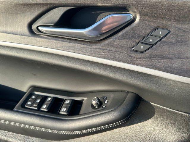 new 2025 Jeep Grand Cherokee car, priced at $45,488