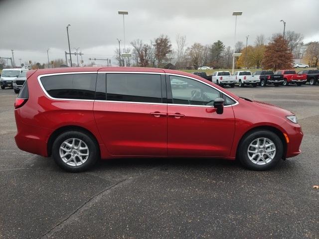 new 2025 Chrysler Pacifica car, priced at $41,888