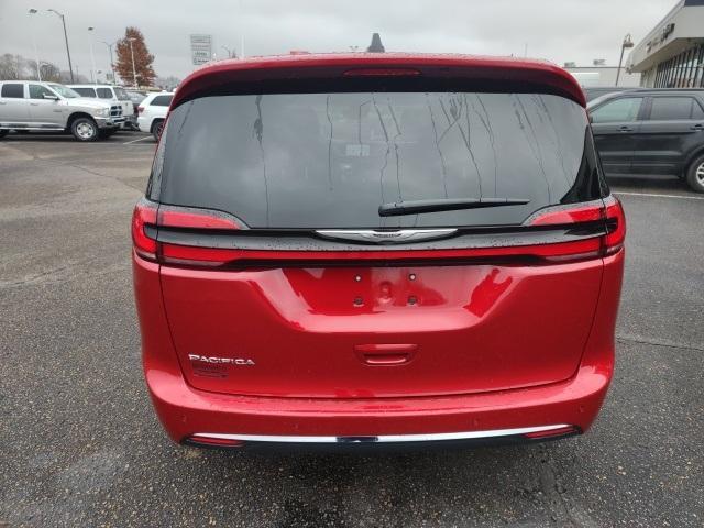 new 2025 Chrysler Pacifica car, priced at $41,888