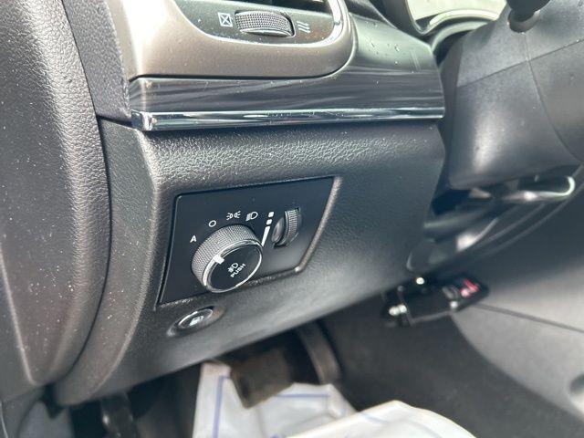 used 2021 Jeep Grand Cherokee car, priced at $22,999