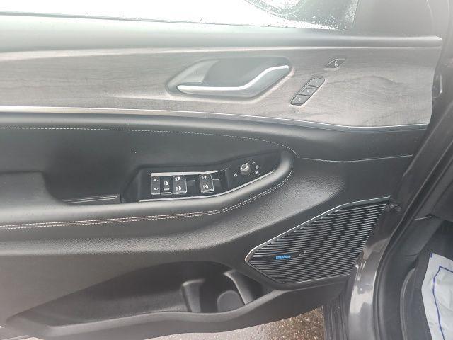 used 2022 Jeep Grand Cherokee car, priced at $35,499