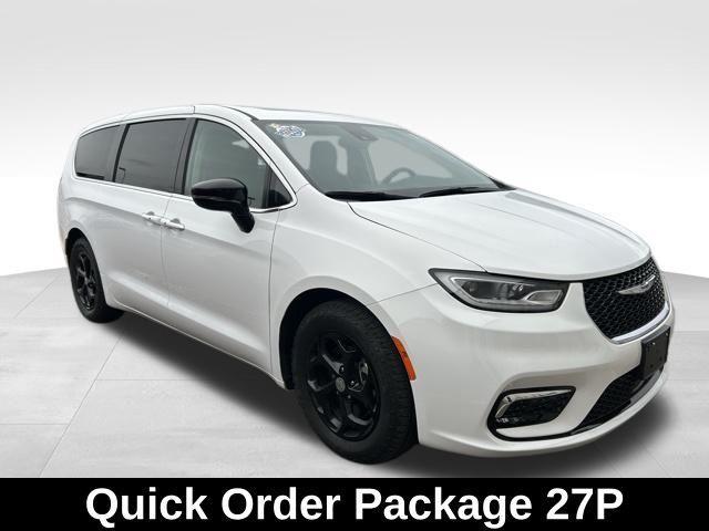 used 2024 Chrysler Pacifica car, priced at $39,999