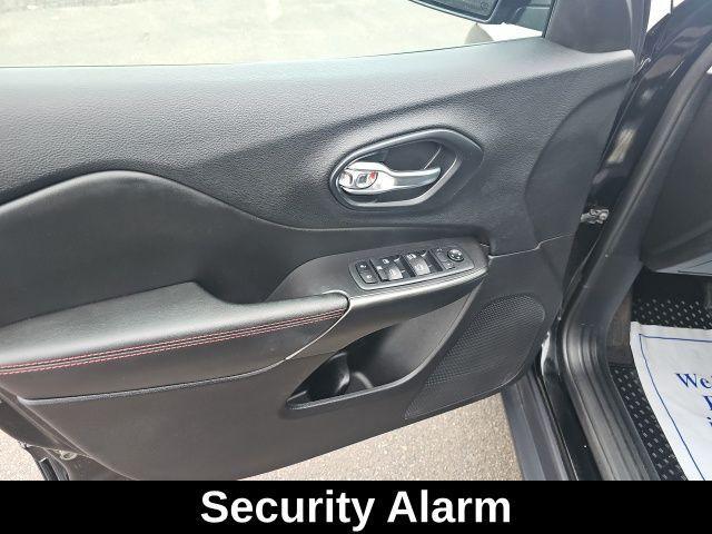 used 2020 Jeep Cherokee car, priced at $19,999