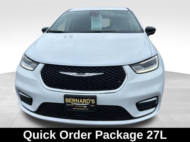 used 2024 Chrysler Pacifica car, priced at $33,999