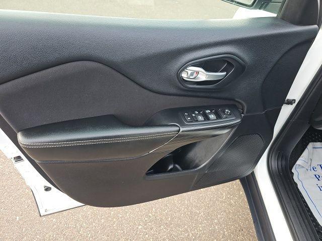 used 2015 Jeep Cherokee car, priced at $11,999